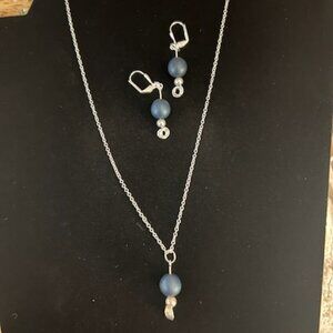 Deep Blue and Pearl Sterling Silver 18' Necklace